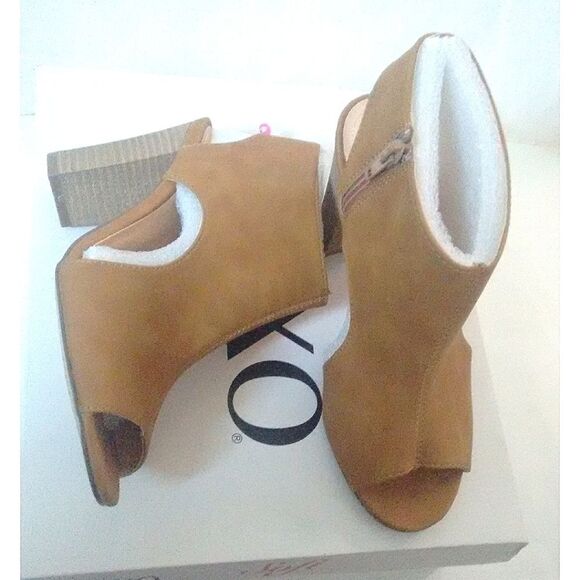 New! XOXO Cutout Peep-Toe Slingback Bootie Tan Brown Sandals Shoes Block Heels - Picture 7 of 8